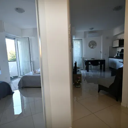 Casa Solari アパート ラッパロ